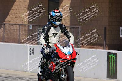 media/Aug-26-2022-Fastrack Riders (Fri) [[055e3b3c9d]]/level 2/Session 1 Start Finish/